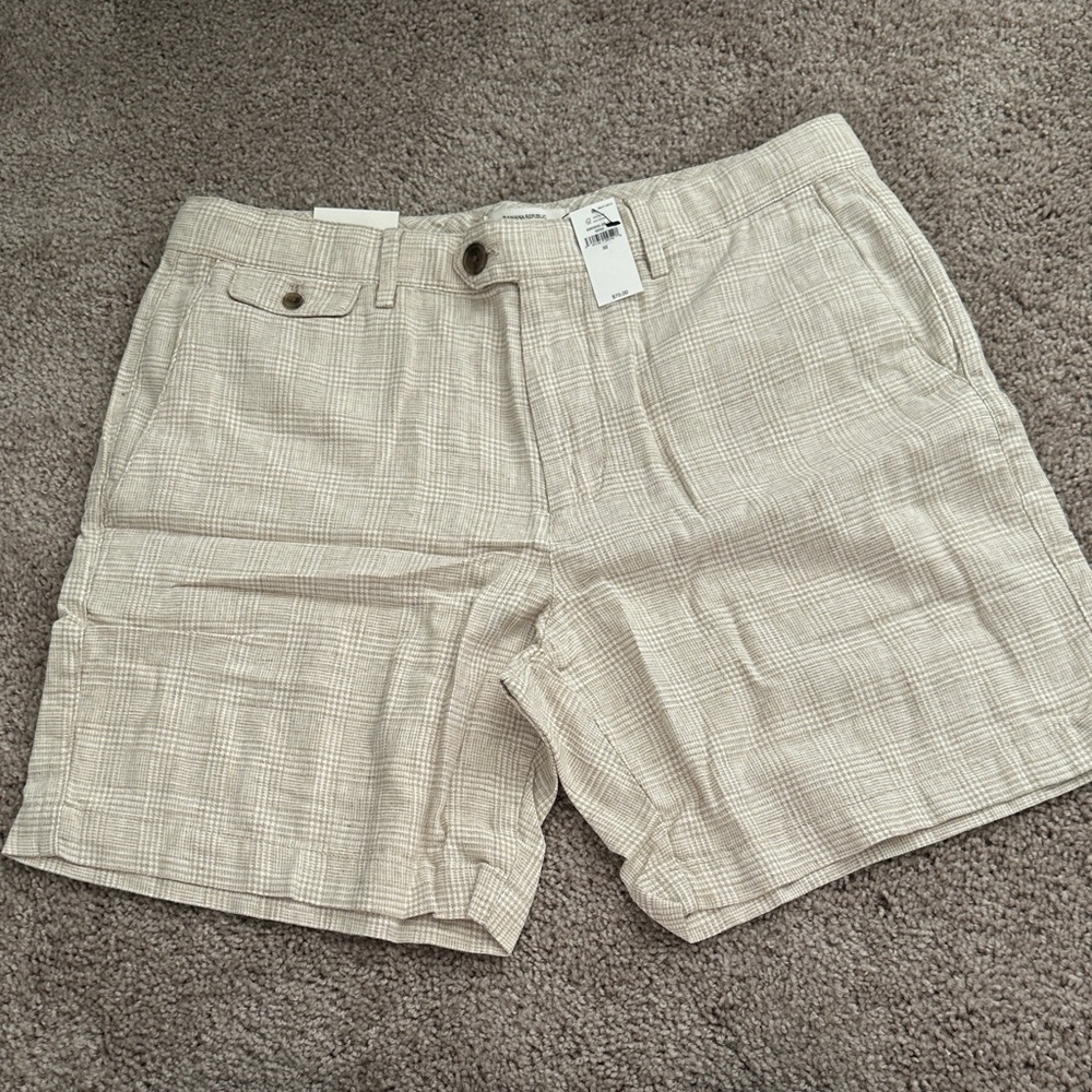 Banana Republic Men’s Linen Blend 7” Shorts. Size 32. NWT